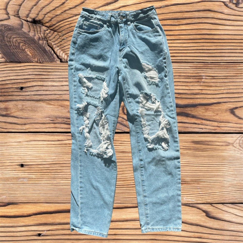 Super Distressed High Waisted Mom Jeans 26”